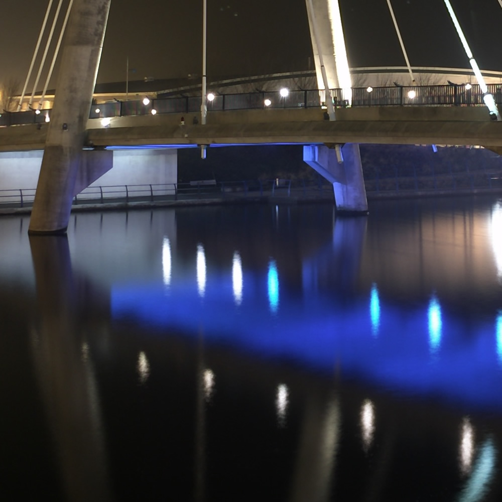 Long exposure mode smooths out ripples in water for glossy reflections